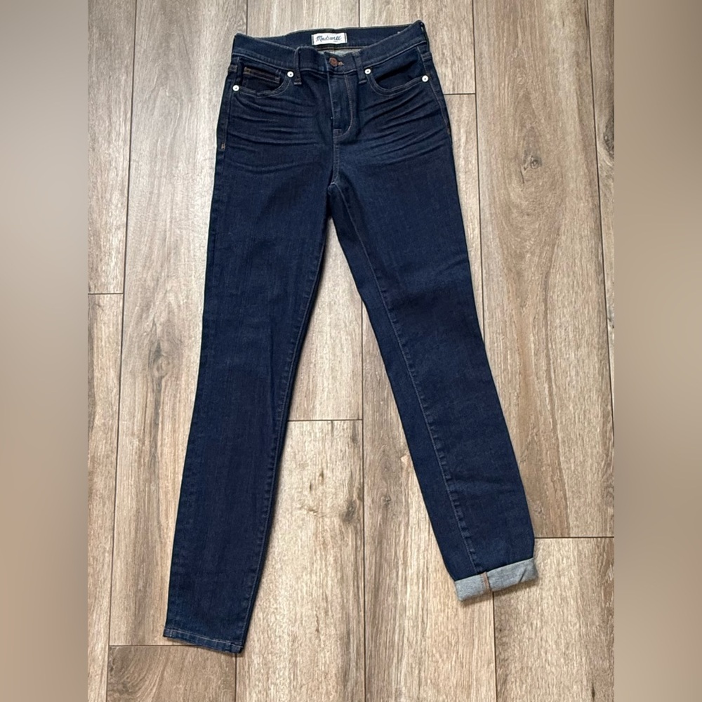 “Madewell Women’s High Riser Skinny Jeans, Size 26. Dark indigo wash